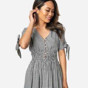 70s Style Black & White Gingham Sleeved Midi Dress
